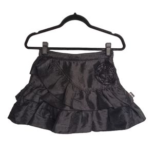 JOJO White Spellout Back Floral Black Ruffle Mini Skort (Girl's 12)